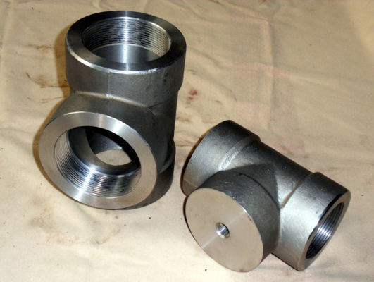 ASME B16.11 a forgé la pièce en t convenable de coude de commutateur des garnitures ASTM A105N couplant 3000lbs