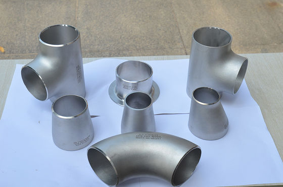 Cs solides solubles de la norme ANSI B16.9 Din2615 Jis B2311 de chapeau de réducteur de CCE d'escroquerie de pièce en t du coude 45° de 90°